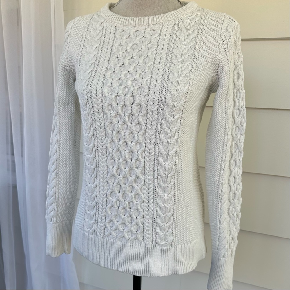 Gap cable knit sweater, medium